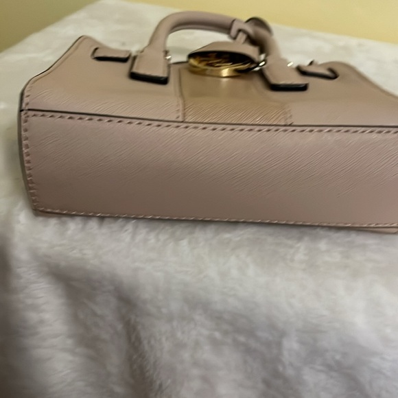Michael Kors, small handbag, keychain, zipper pocket inside - Picture 10 of 12